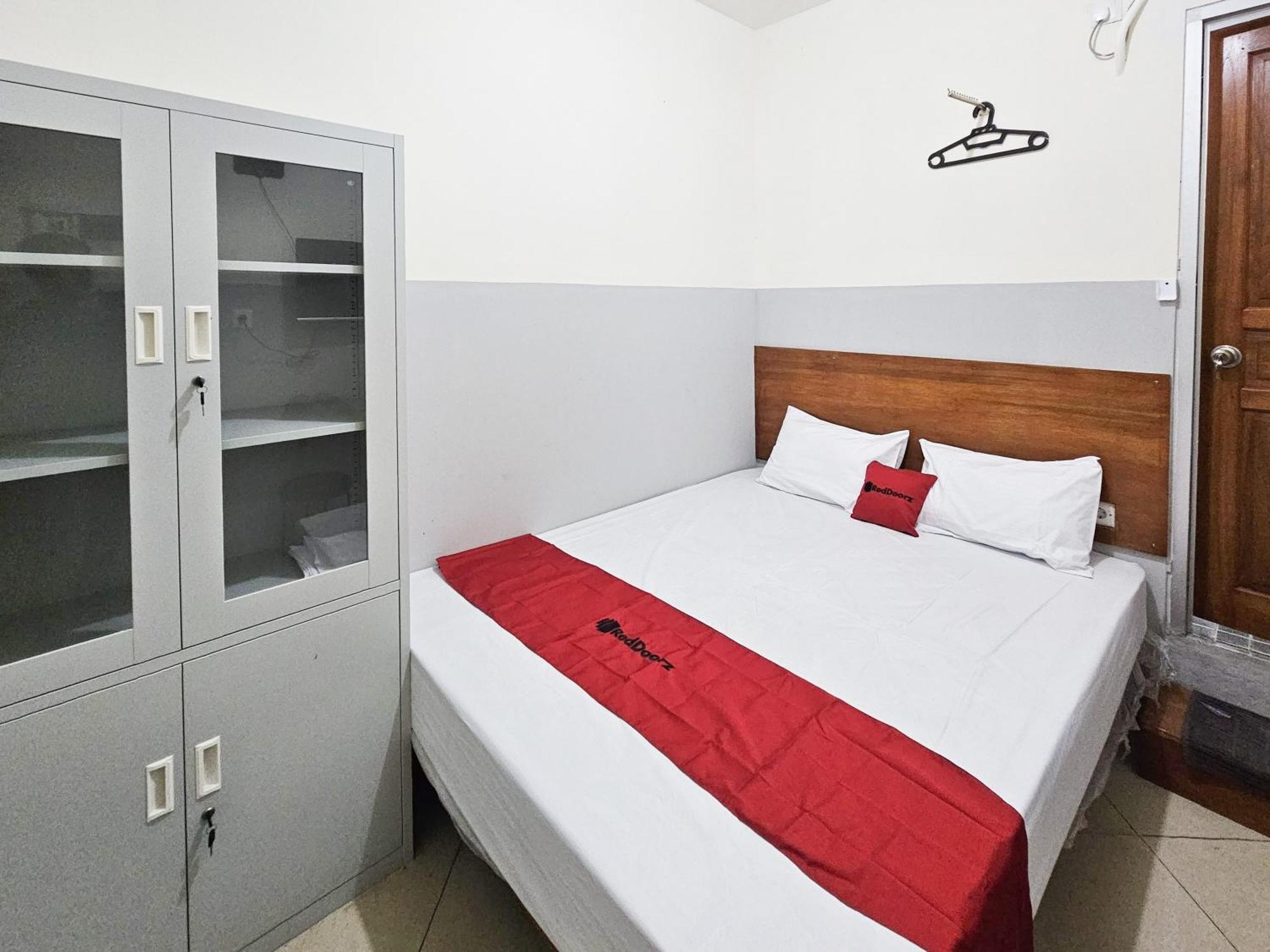 Hotel Reddoorz At Pucang Anom Timur Surabaya