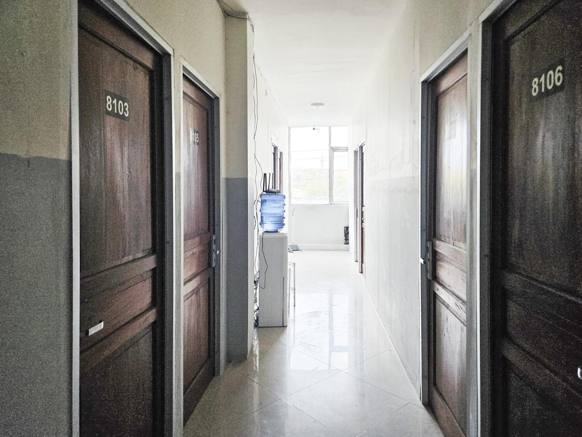 Reddoorz At Pucang Anom Timur Hotel